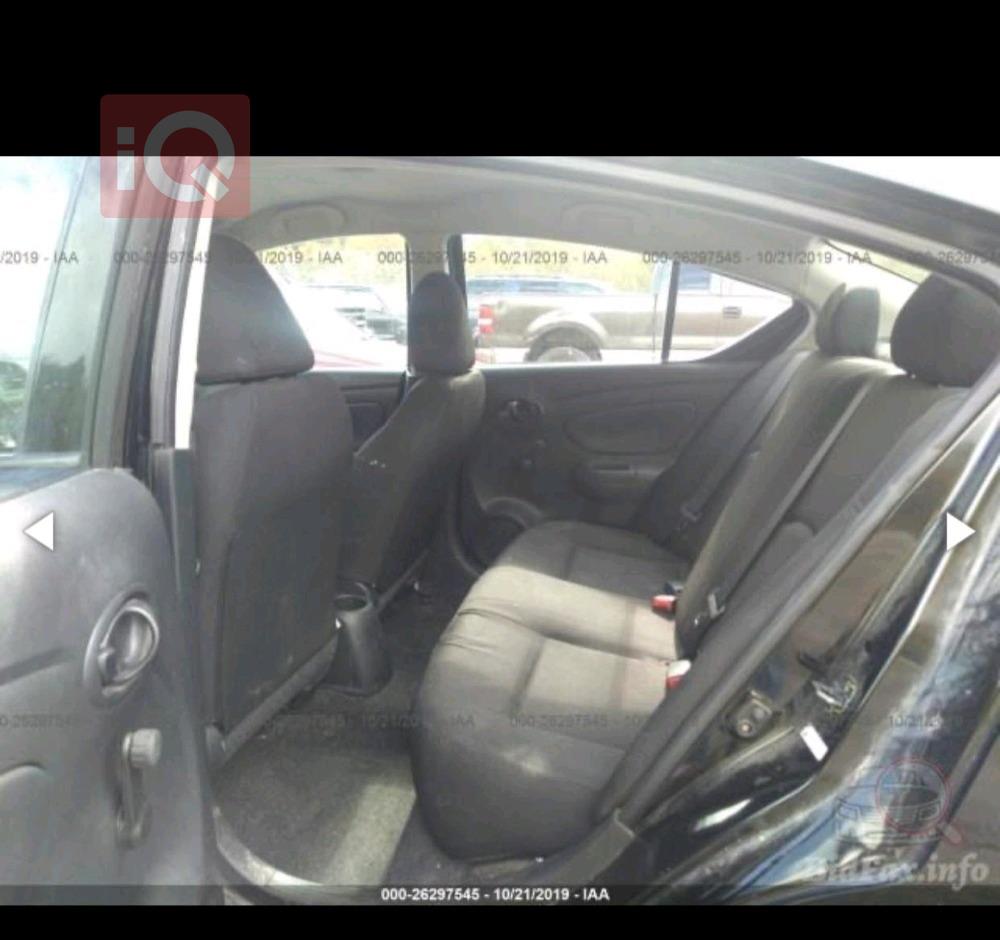 نيسان فيرسا